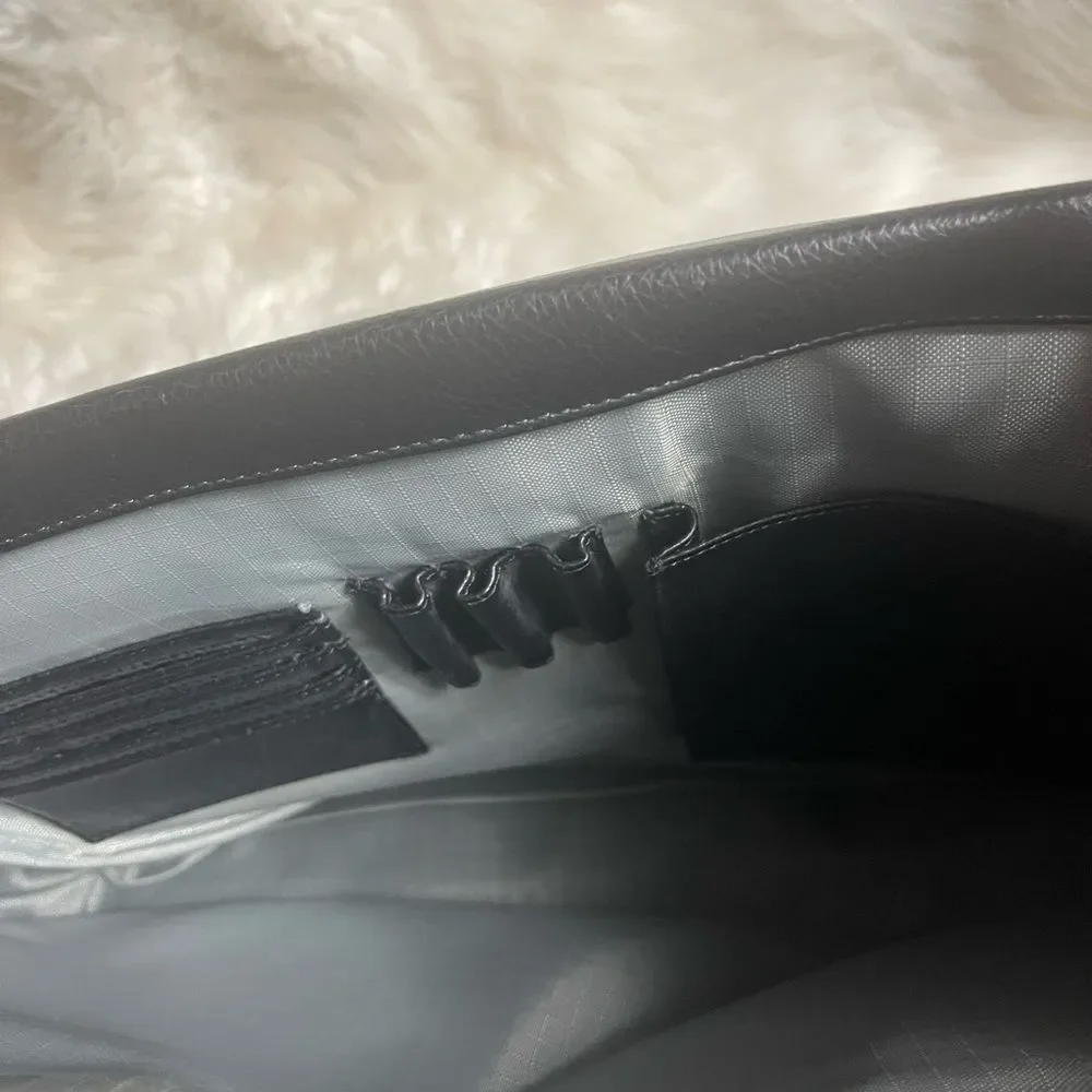 Black Leather Messenger Bag - Men
